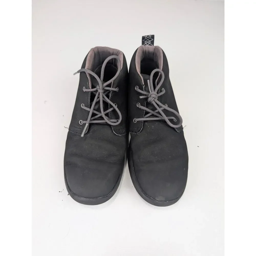 UGG Youth 5 Black Canoe Suede Chukka Boots